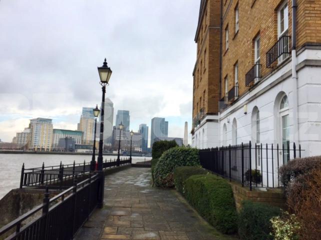 			LET, 2 Bedroom, 1 bath, 1 reception Apartment			 Edward Square, Rotherhithe Street, Canada Water